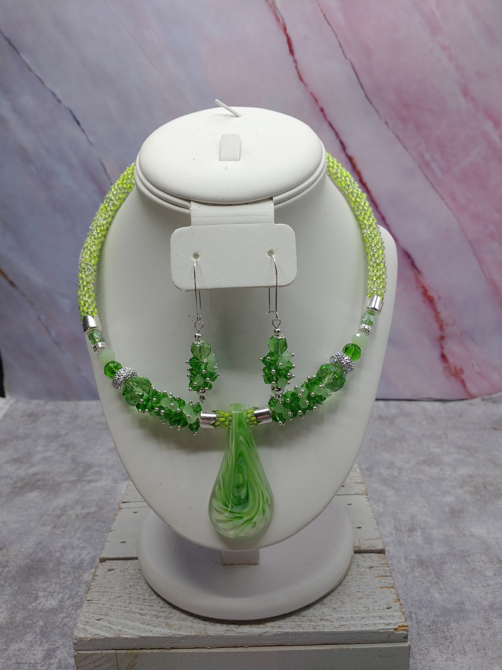 New Hand Crafted Memory Wire Beaded Choker Necklace Set, Matching Earrings